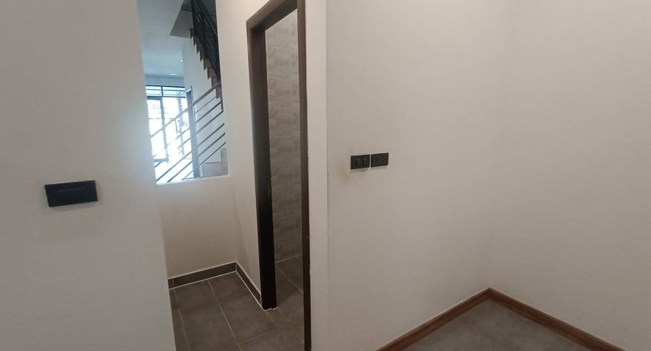 For sale and for rent 3 bedrooms retail Space in Mueang Chiang Mai, Chiang Mai