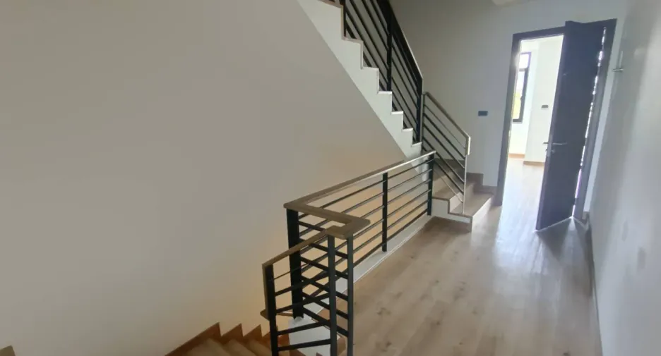 For sale and for rent 3 bedrooms retail Space in Mueang Chiang Mai, Chiang Mai