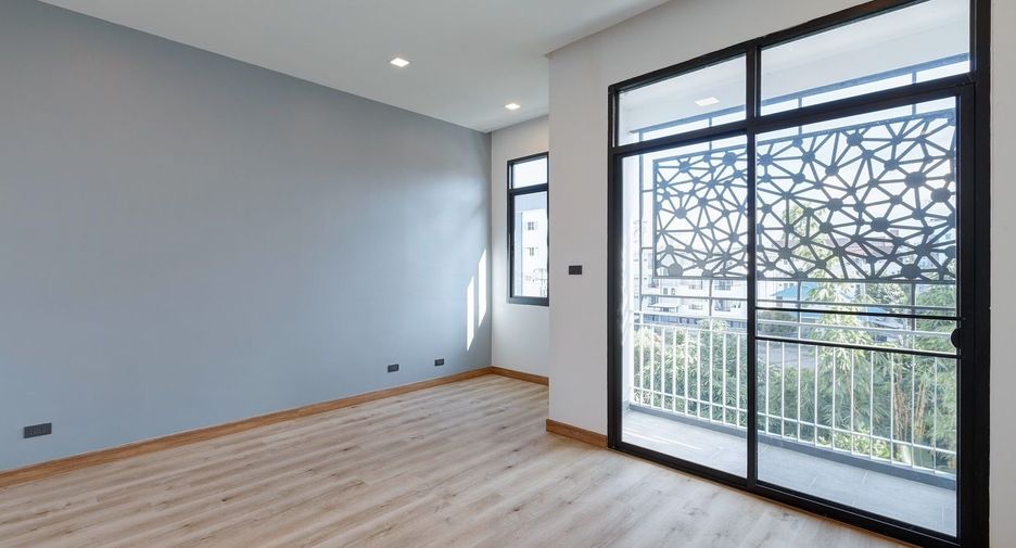 For sale and for rent 3 bedrooms retail Space in Mueang Chiang Mai, Chiang Mai