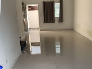 For rent 3 bedrooms townhouse in Phra Samut Chedi, Samut Prakan