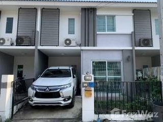 For rent 3 bedrooms townhouse in Phra Samut Chedi, Samut Prakan