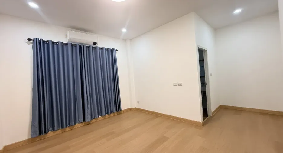 Casa en venta de 4 habitaciones en Hang Dong, Chiang Mai
