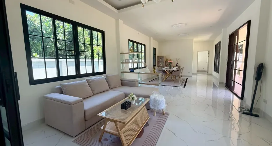Casa en venta de 4 habitaciones en Hang Dong, Chiang Mai