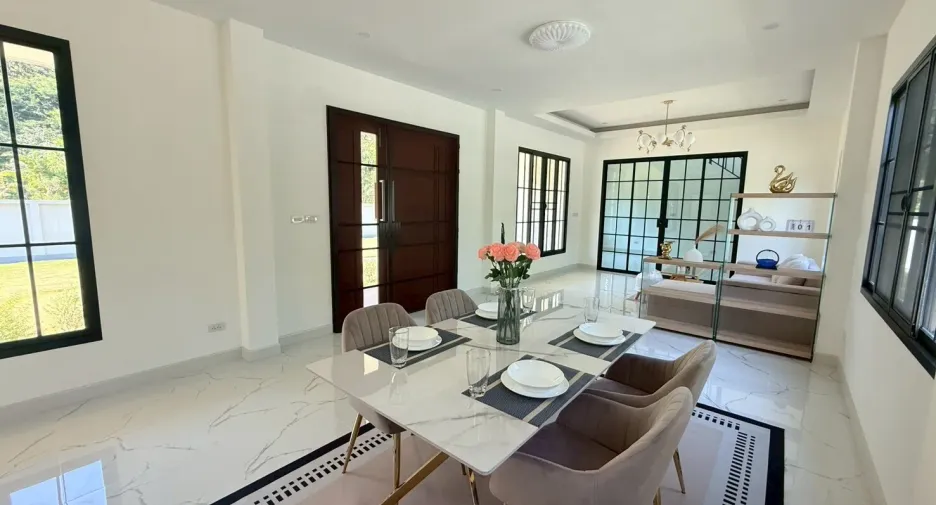Casa en venta de 4 habitaciones en Hang Dong, Chiang Mai