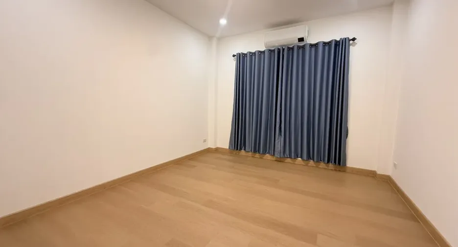 Casa en venta de 4 habitaciones en Hang Dong, Chiang Mai