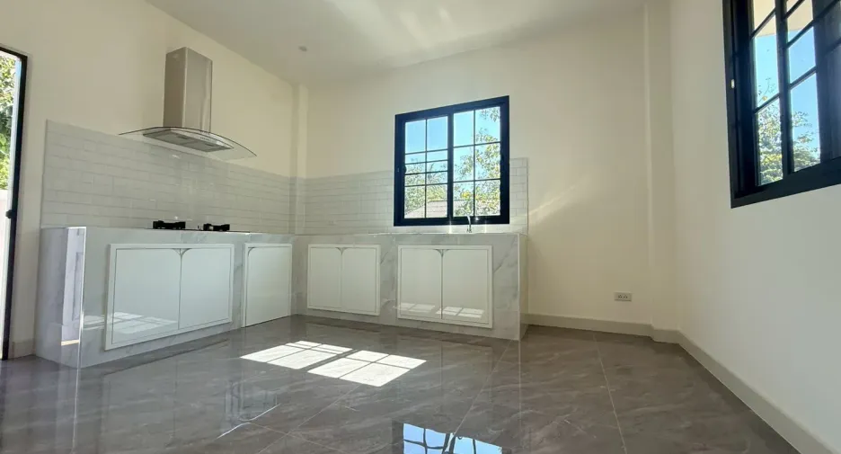 Casa en venta de 4 habitaciones en Hang Dong, Chiang Mai