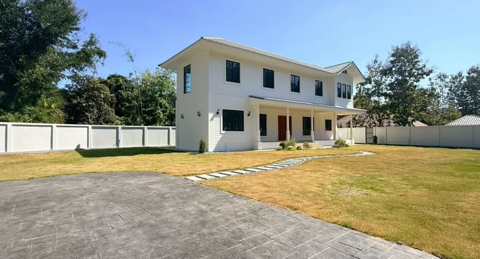 Casa en venta de 4 habitaciones en Hang Dong, Chiang Mai