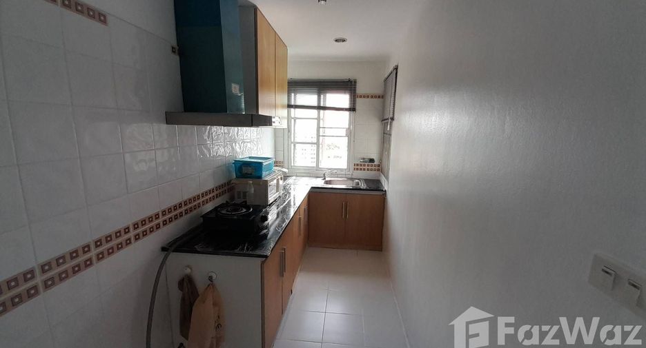 À vendre 2 chambres condo à Huai Khwang, Bangkok