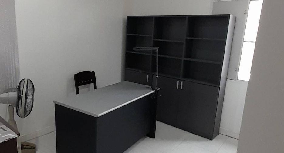 Продажа 2 спальни кондо в Хуаи Кхщанг, Бангкок
