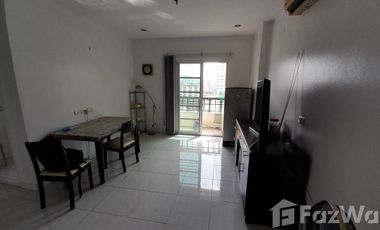 À vendre 2 chambres condo à Huai Khwang, Bangkok