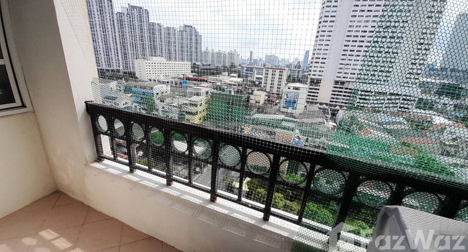 À vendre 2 chambres condo à Huai Khwang, Bangkok