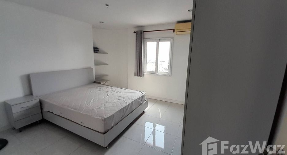 À vendre 2 chambres condo à Huai Khwang, Bangkok