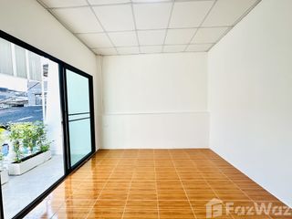 For sale 2 bedrooms townhouse in Bang Khae, Bangkok