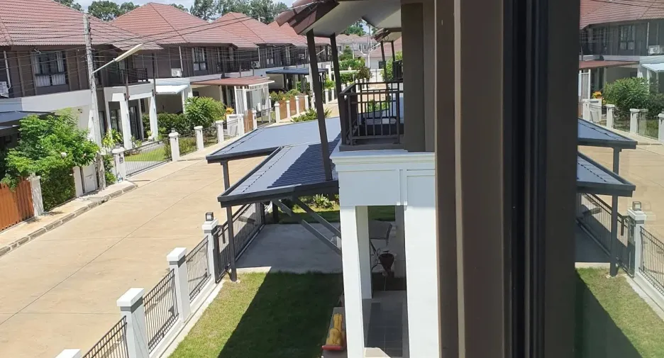 For sale and for rent 4 bedrooms house in Saraphi, Chiang Mai