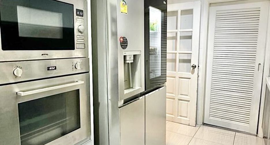 For sale 3 bedrooms condo in Watthana, Bangkok