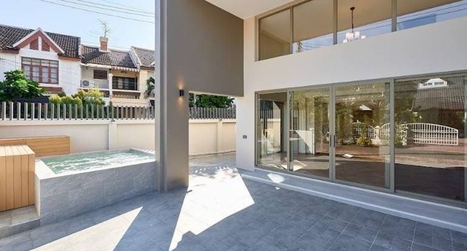 Casa en venta de 4 habitaciones en Mueang Chiang Mai, Chiang Mai