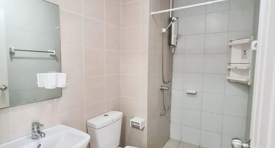 For rent 1 bed condo in Mueang Samut Prakan, Samut Prakan