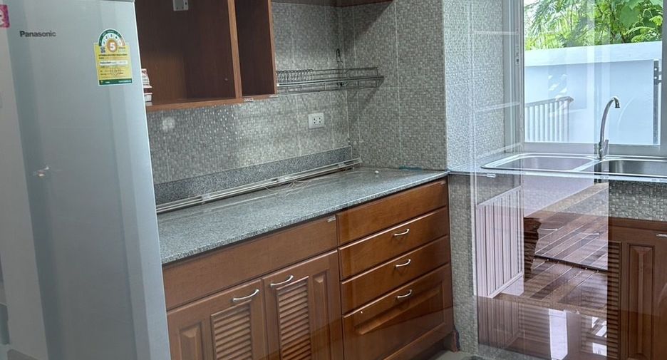 出租 4 卧室 独立屋 在 Hang Dong, Chiang Mai
