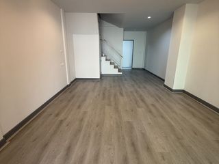 Casa adosada en venta de 2 habitaciones en Nong Chok, Bangkok