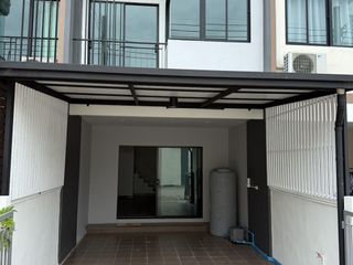 Casa adosada en venta de 2 habitaciones en Nong Chok, Bangkok