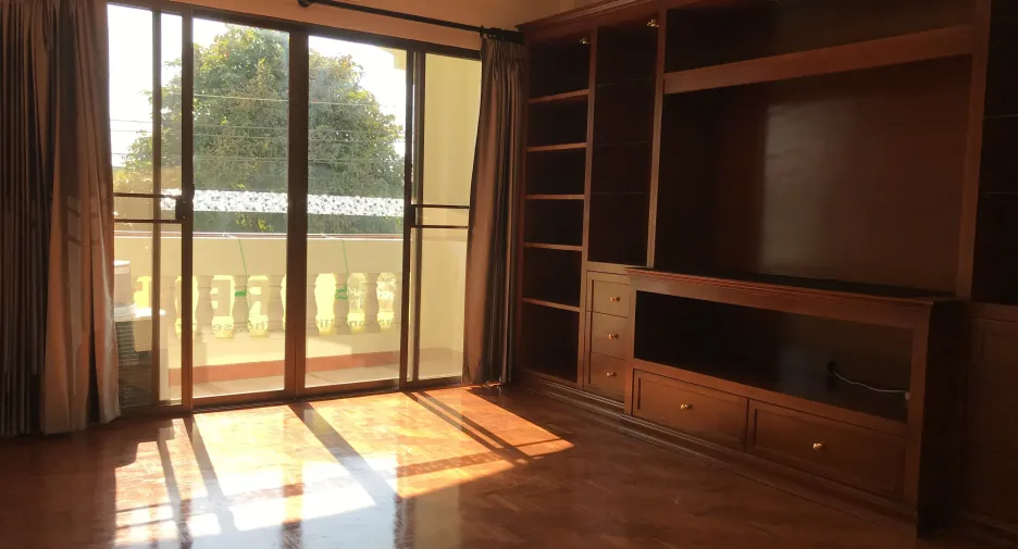 出售 4 卧室 独立屋 在 Mueang Chiang Mai, Chiang Mai