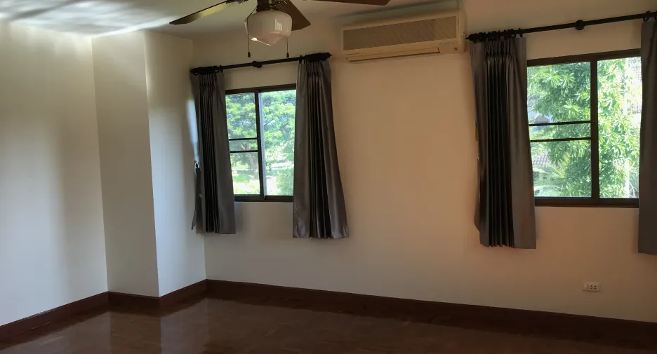 出售 4 卧室 独立屋 在 Mueang Chiang Mai, Chiang Mai