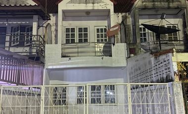 For rent 2 bedrooms townhouse in Mueang Samut Prakan, Samut Prakan
