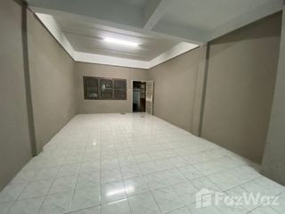 For rent 2 bedrooms townhouse in Mueang Samut Prakan, Samut Prakan