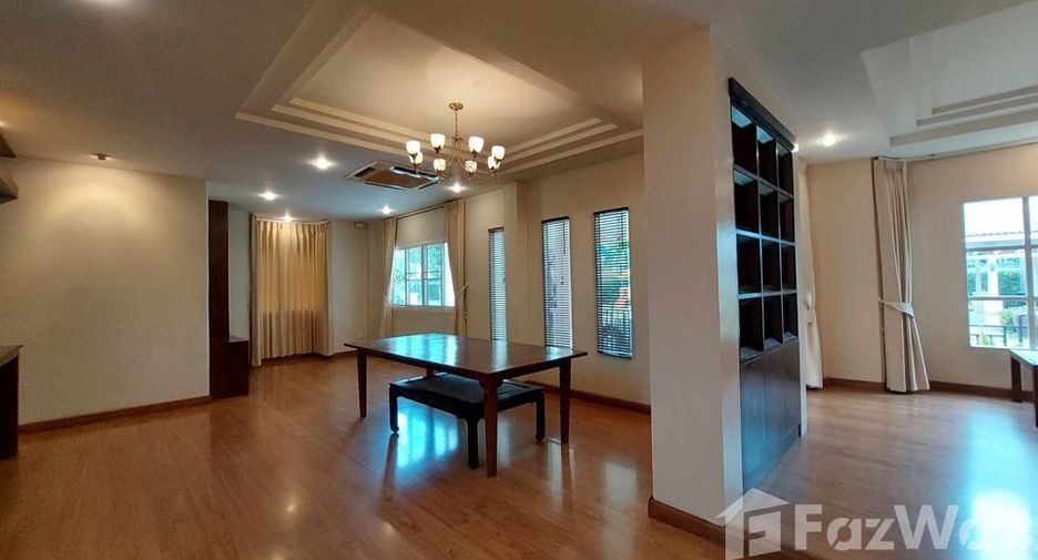 For rent 4 bedrooms house in Mueang Chiang Mai, Chiang Mai