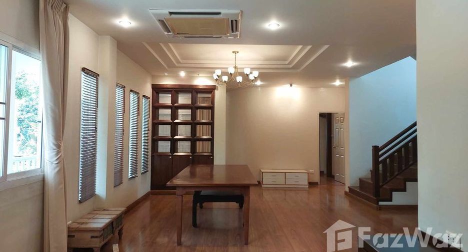 For rent 4 bedrooms house in Mueang Chiang Mai, Chiang Mai