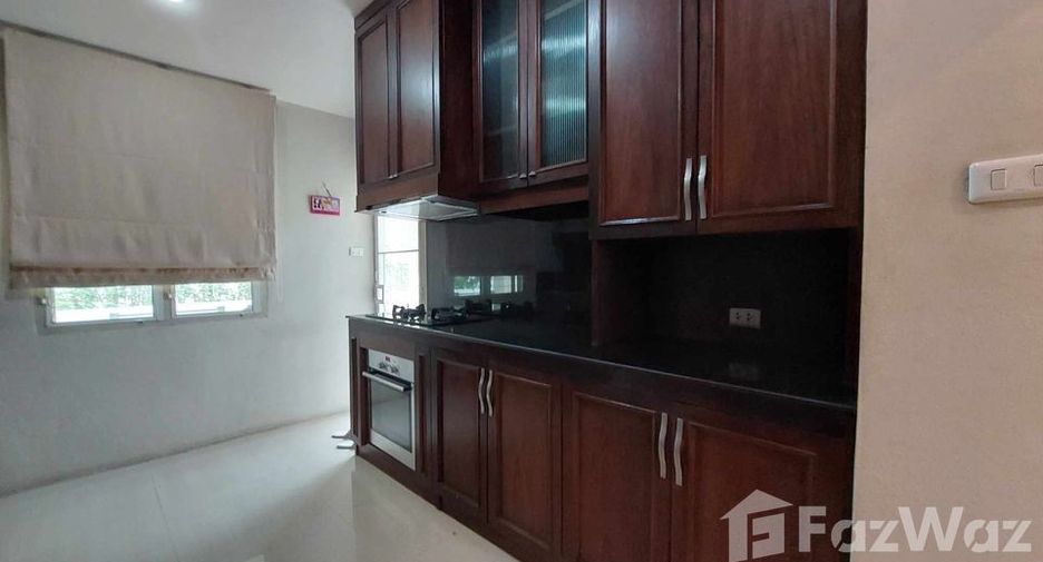 For rent 4 bedrooms house in Mueang Chiang Mai, Chiang Mai