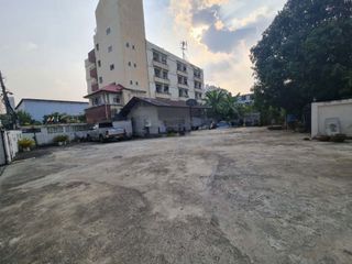 出售 土地 在 Khlong Toei, 曼谷