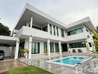 Villa en venta de 4 habitaciones en Mueang Chiang Mai, Chiang Mai