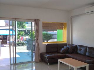 For rent 2 bedrooms townhouse in Bang Bo, Samut Prakan