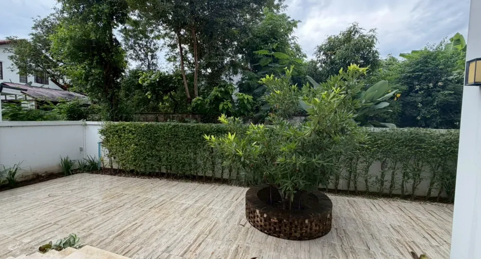 ขาย และ ให้เช่า 5 ห้องนอน วิลล่า ใน เมืองเชียงใหม่, เชียงใหม่