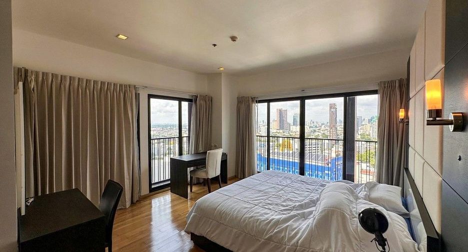 For sale 2 bedrooms condo in Khlong Toei, Bangkok