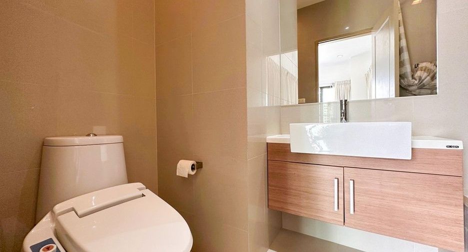 For sale 2 bedrooms condo in Khlong Toei, Bangkok