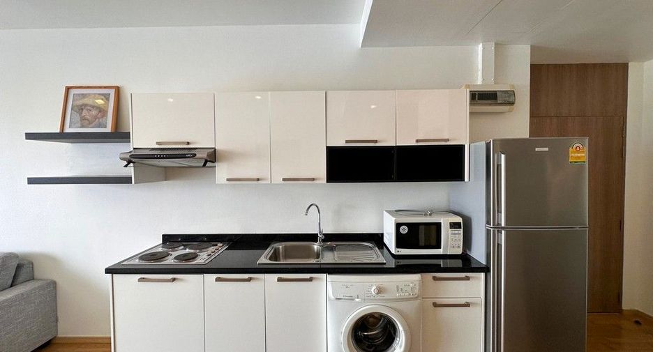 For sale 2 bedrooms condo in Khlong Toei, Bangkok