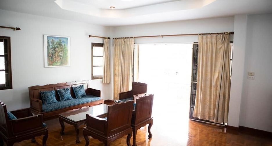 For rent 4 bedrooms house in Mueang Chiang Mai, Chiang Mai