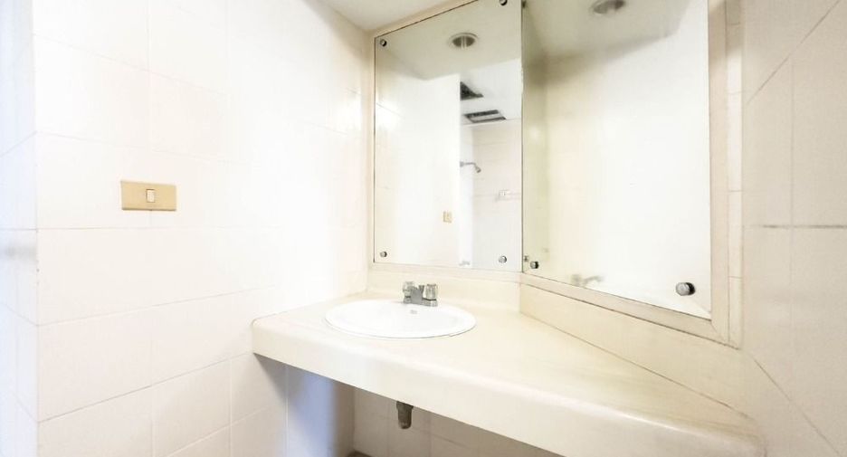 For sale 3 bedrooms condo in Bang Na, Bangkok