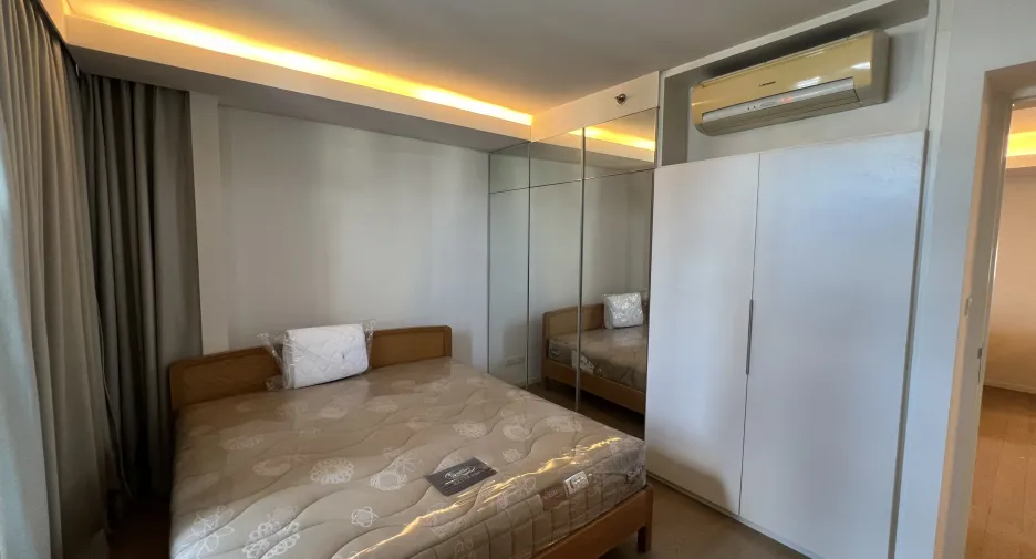 For sale 2 bedrooms condo in Khlong Toei, Bangkok