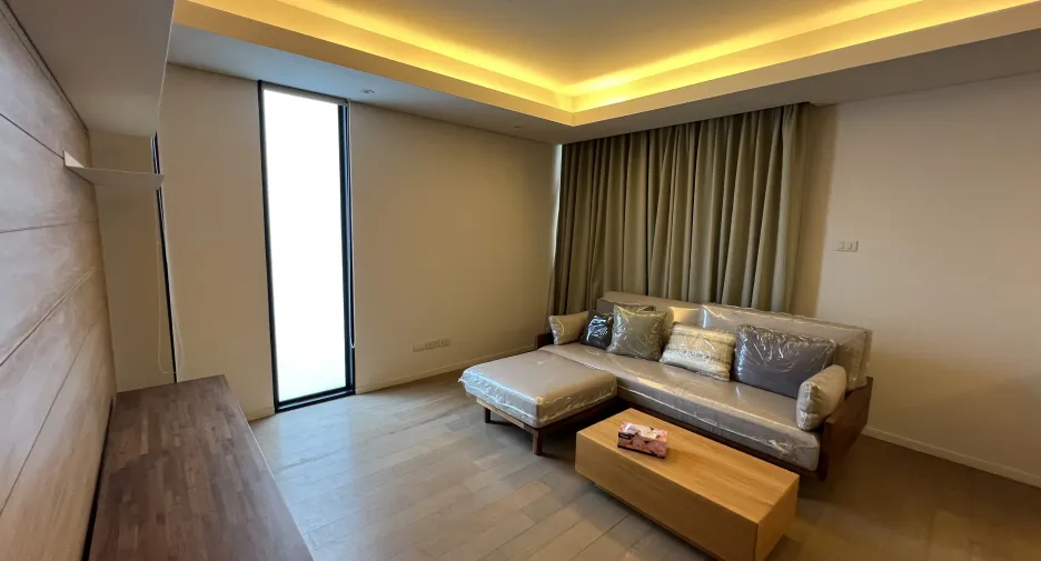 For sale 2 bedrooms condo in Khlong Toei, Bangkok