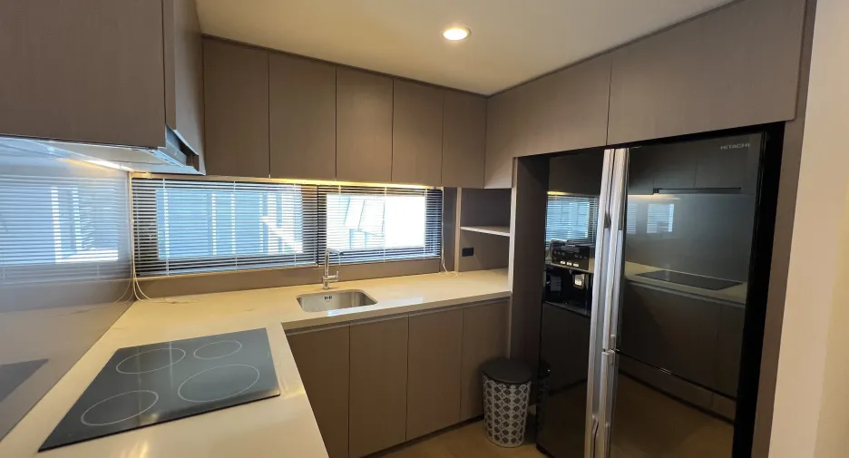 For sale 2 bedrooms condo in Khlong Toei, Bangkok