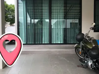 For sale 4 bedrooms townhouse in Phra Khanong, Bangkok