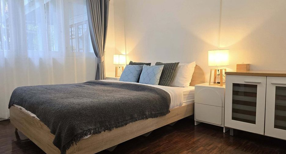 For rent 4 bedrooms house in Mueang Chiang Mai, Chiang Mai