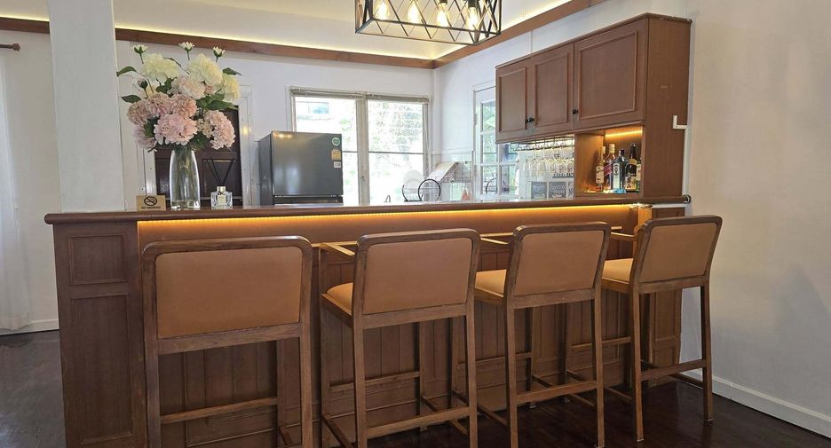 For rent 4 bedrooms house in Mueang Chiang Mai, Chiang Mai