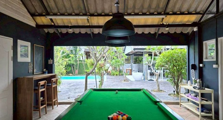 For rent 4 bedrooms house in Mueang Chiang Mai, Chiang Mai