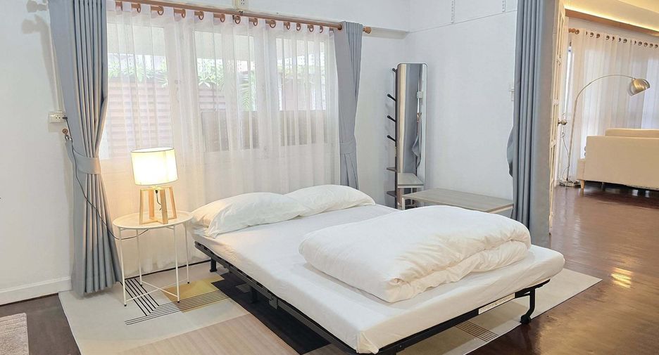 For rent 4 bedrooms house in Mueang Chiang Mai, Chiang Mai
