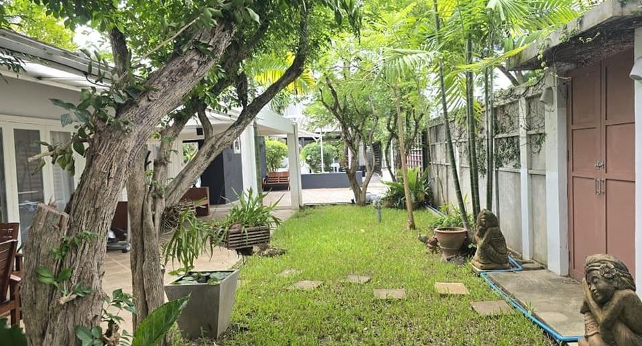 For rent 4 bedrooms house in Mueang Chiang Mai, Chiang Mai