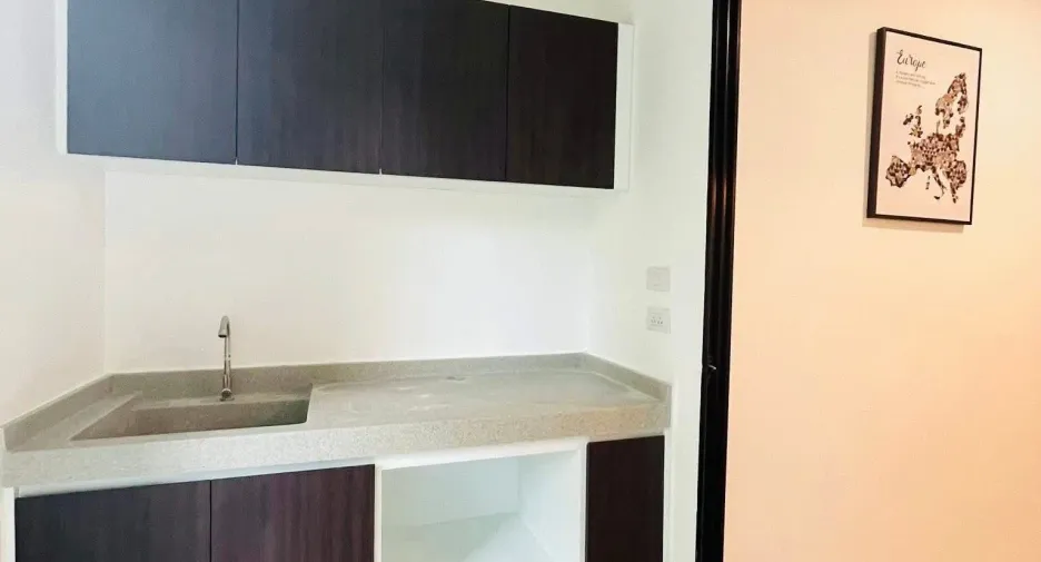 À vendre 1 chambre condo à Bang Na, Bangkok